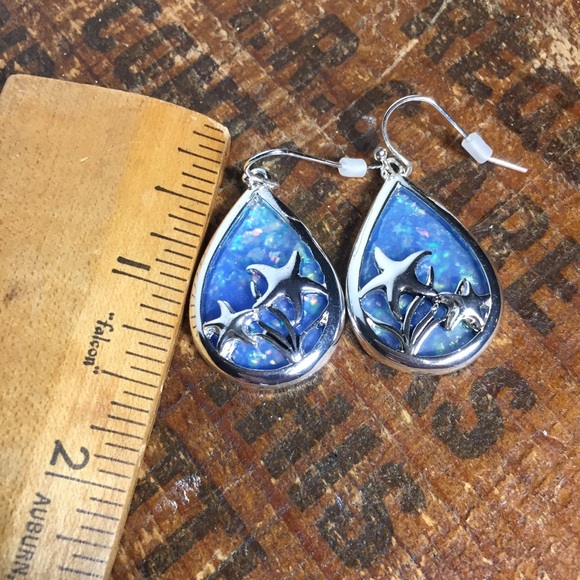 Rain jewelry blue & silver starfish earrings - Picture 3 of 4
